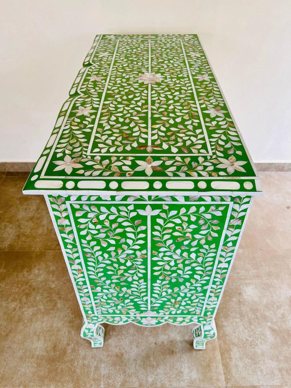 Jodha furniture Green Iconic French chest of drawer in mother of pearl - Image 3